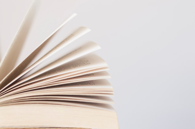 吴亚军的人物事件