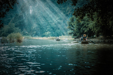 国产车轿车中型车区别